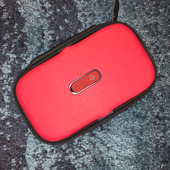 PHONE SANITIZER CASE- HoMedics UV-Clean On-The-Go - Picture 5 of 5